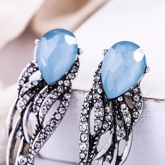 Teardrop Blue Wing Form Earring - Picture 3 of 7
